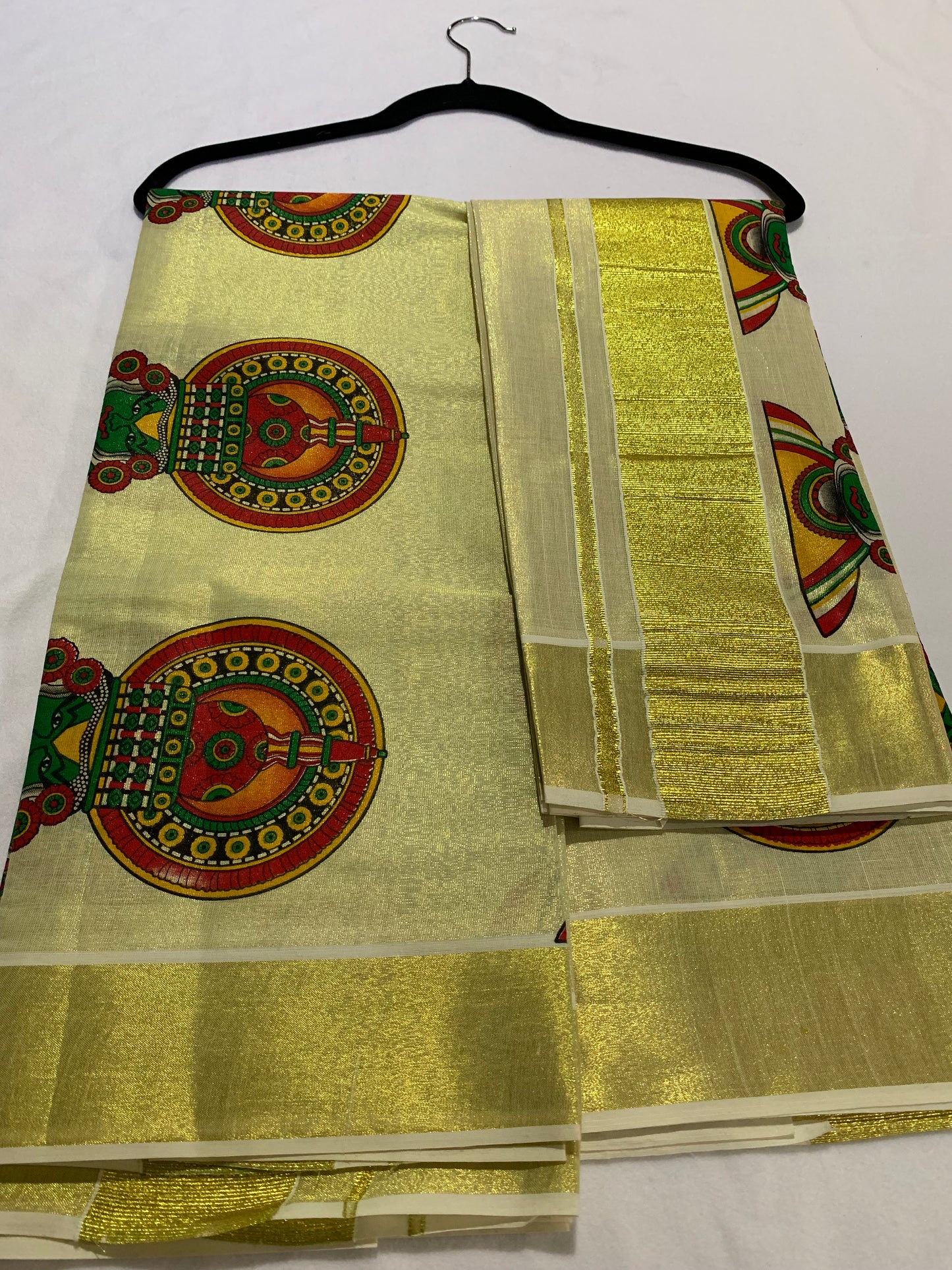 Golden tissue set mundu