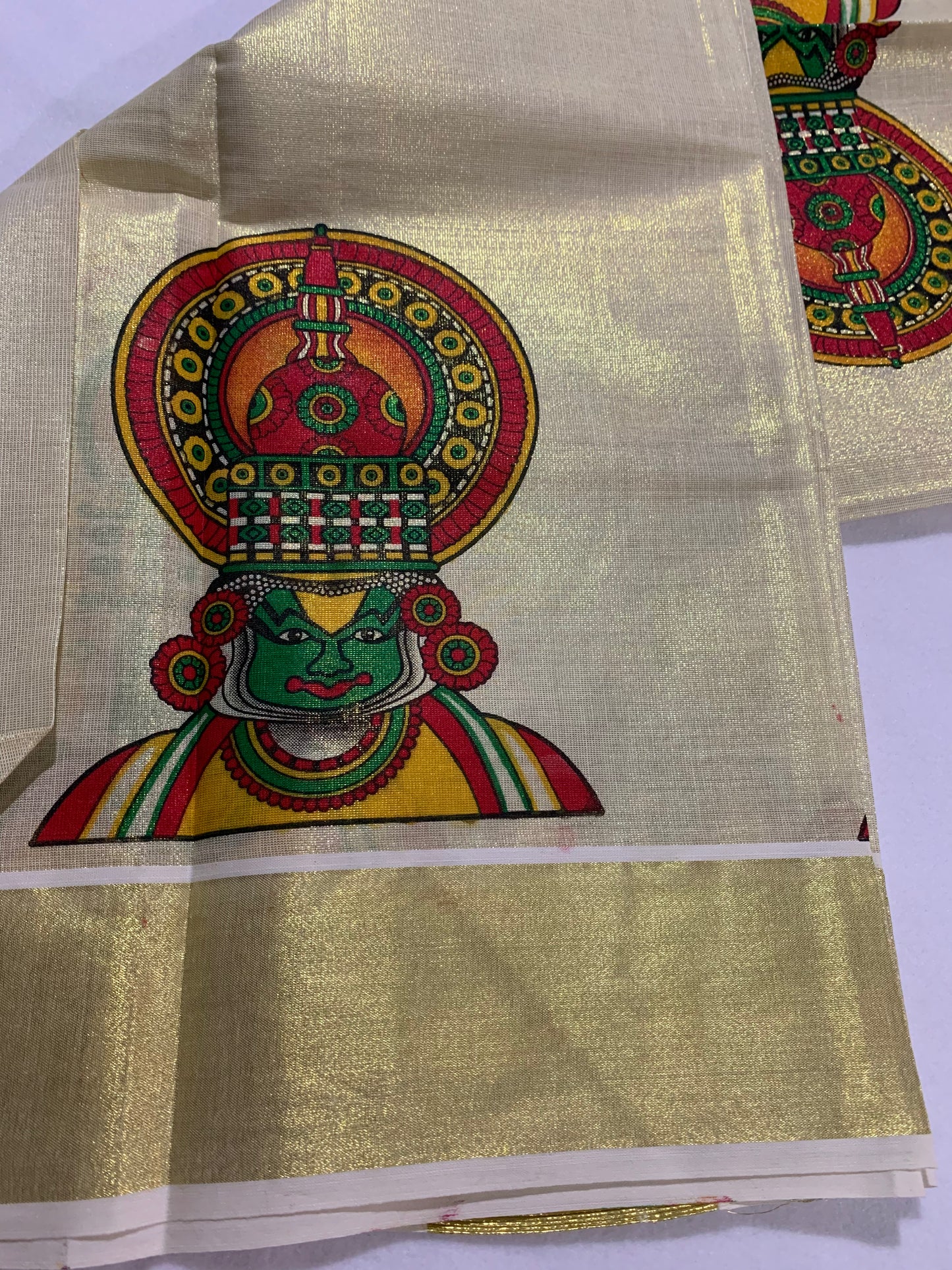 Golden tissue set mundu