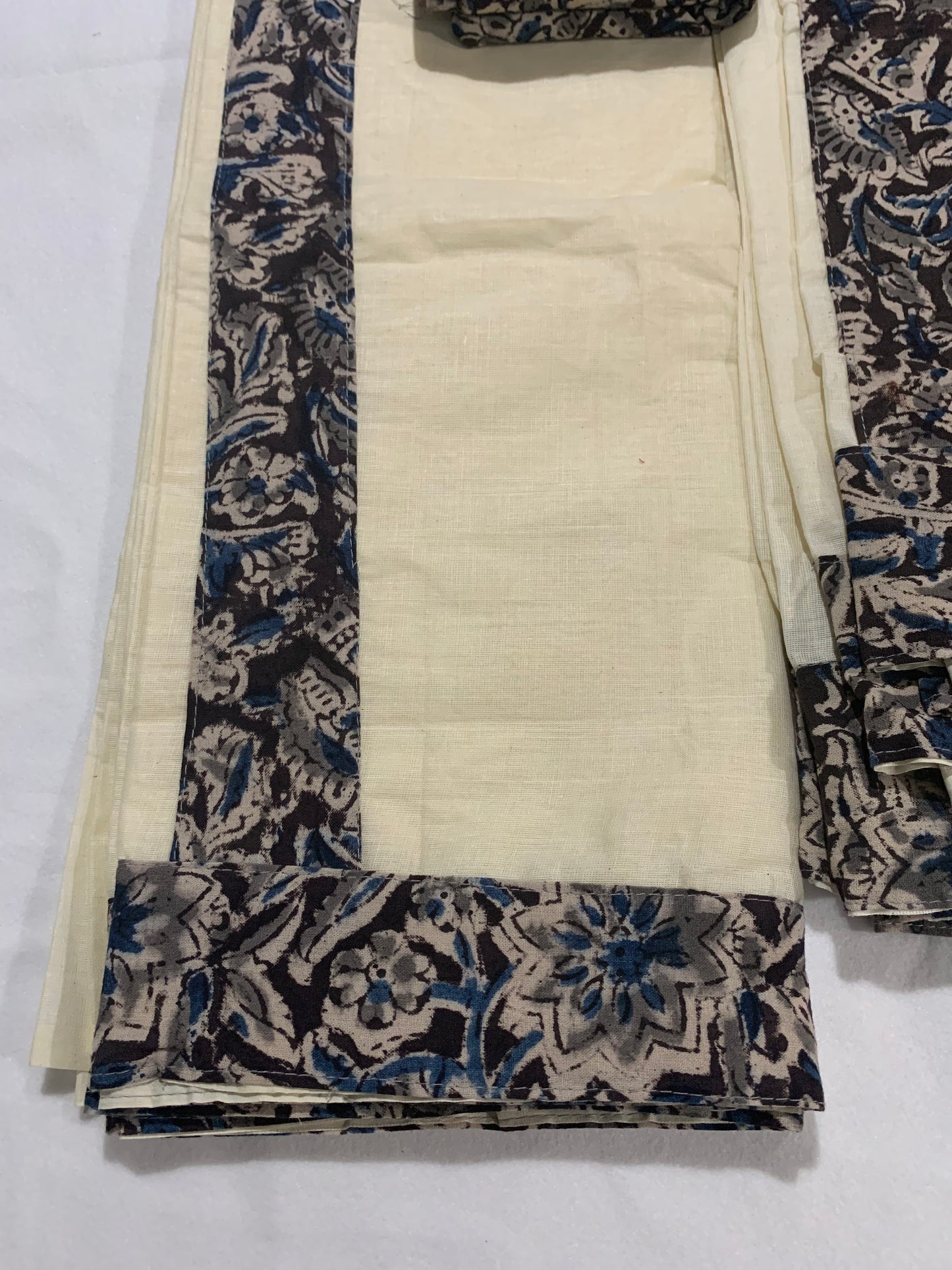 Kalamkari set mundu