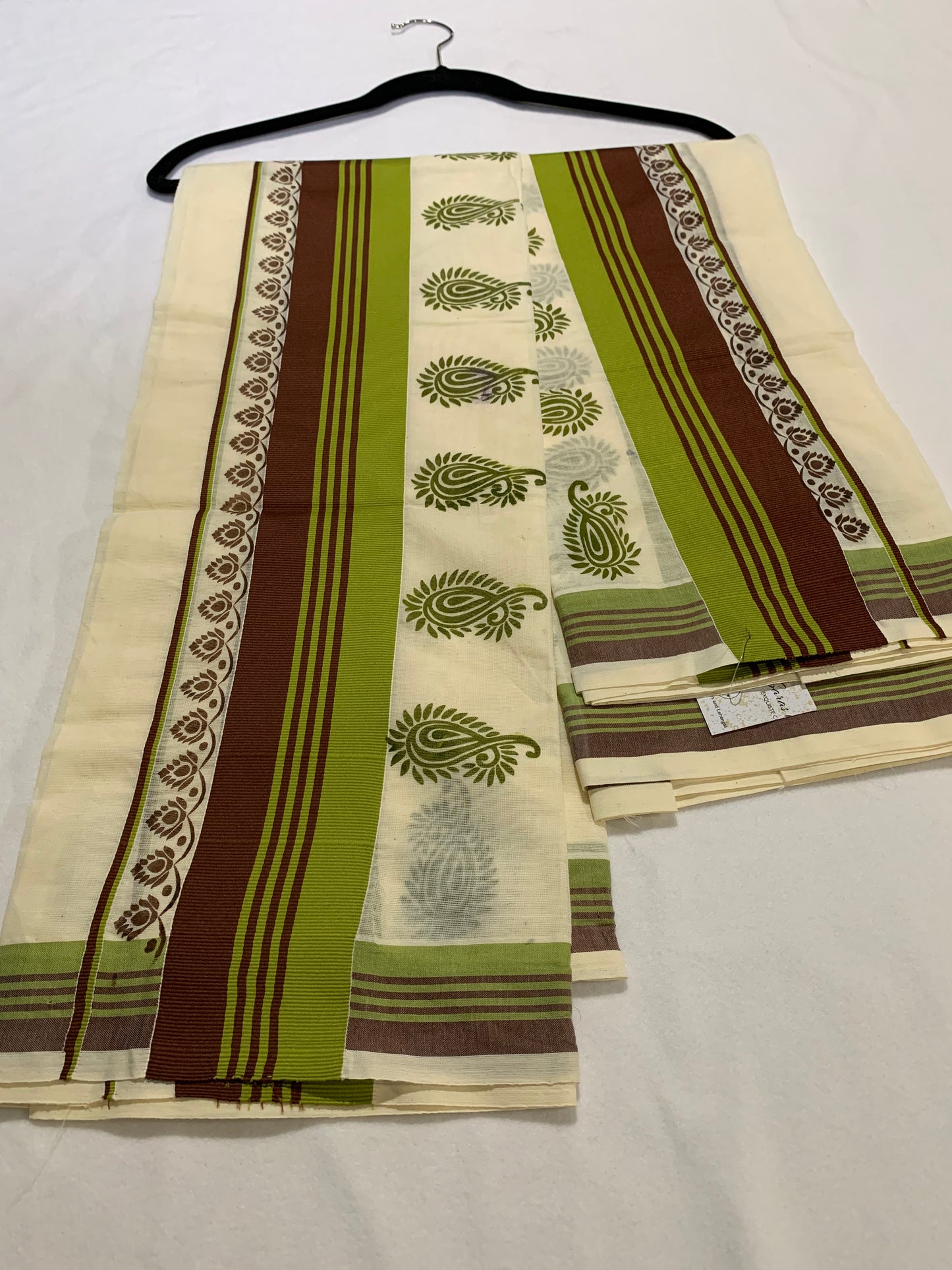 Brown & Green kara set mundu